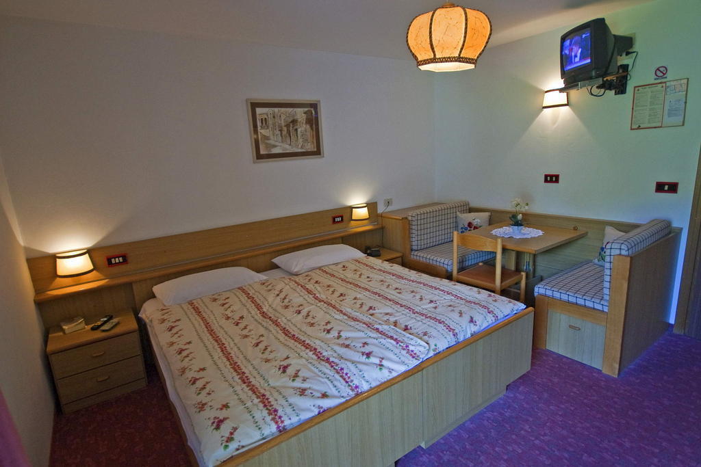 Hotel La Molinella Soraga Room photo
