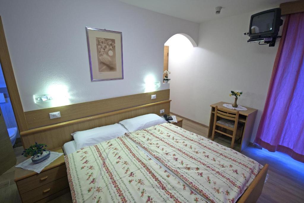 Hotel La Molinella Soraga Room photo