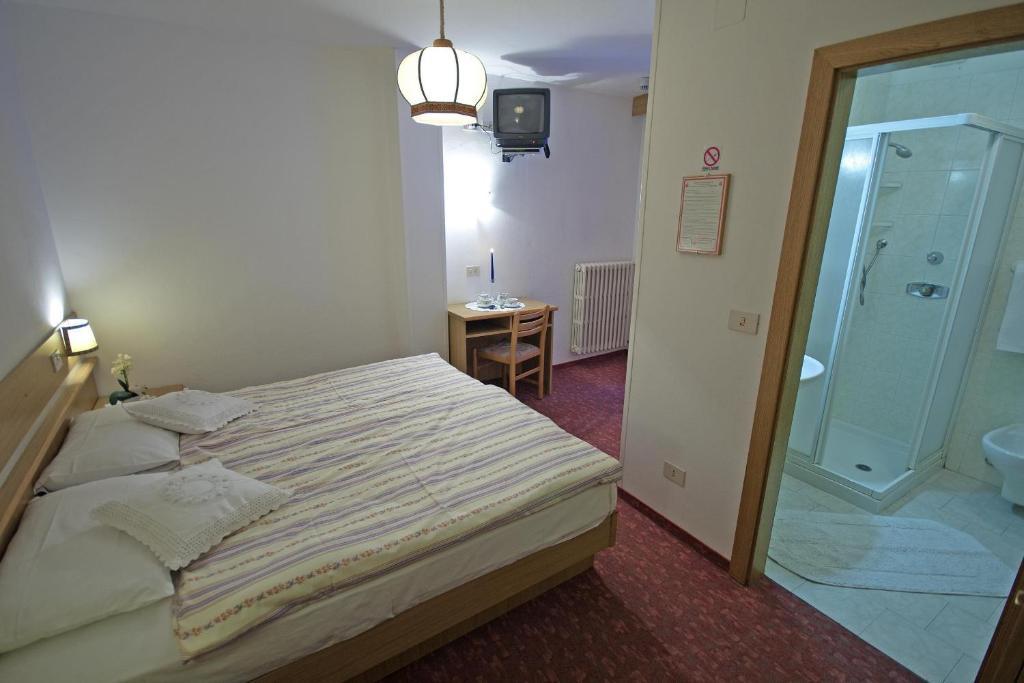 Hotel La Molinella Soraga Room photo
